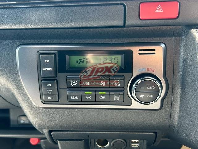 
								2022 TOYOTA HIACE VAN full									