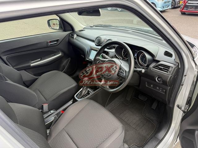 
								2023 SUZUKI SWIFT XG full									