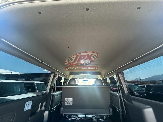
								2022 TOYOTA HIACE VAN full									