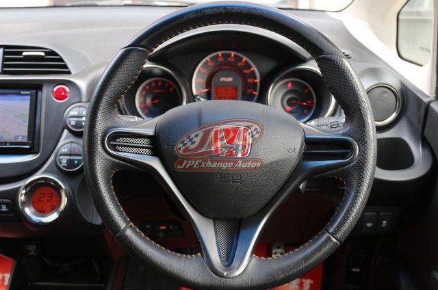 
								2013 HONDA FIT RS full									