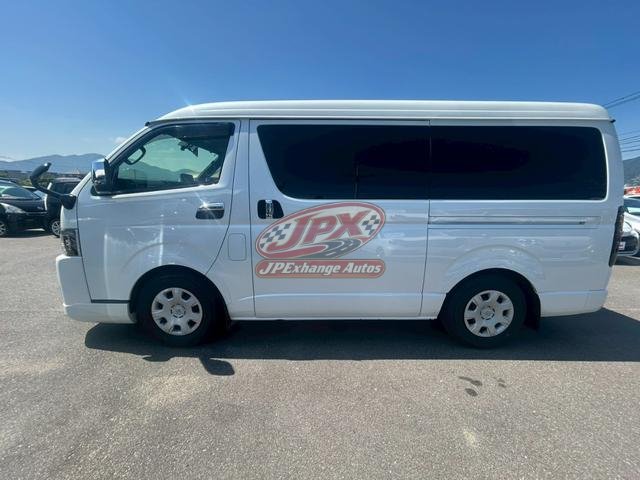 
								2022 TOYOTA HIACE VAN full									