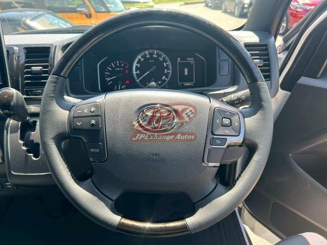 
								2022 TOYOTA HIACE VAN full									